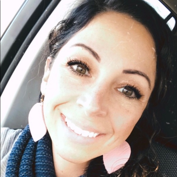 Meet your Posher, Anna - Picture 1 of 1